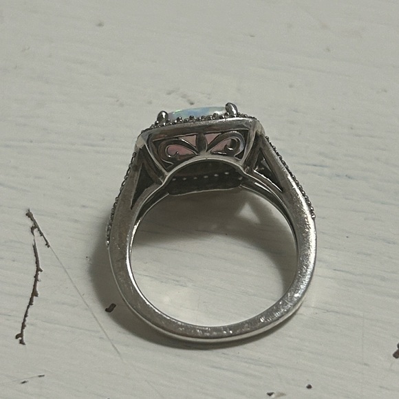 Sterling 925 ring with square opal, surrounded by pave’ crystals, size 5 - Picture 5 of 6